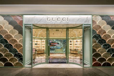 gucci store leeds